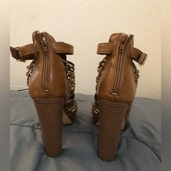 Gladiator medium brown heels - Picture 2 of 3